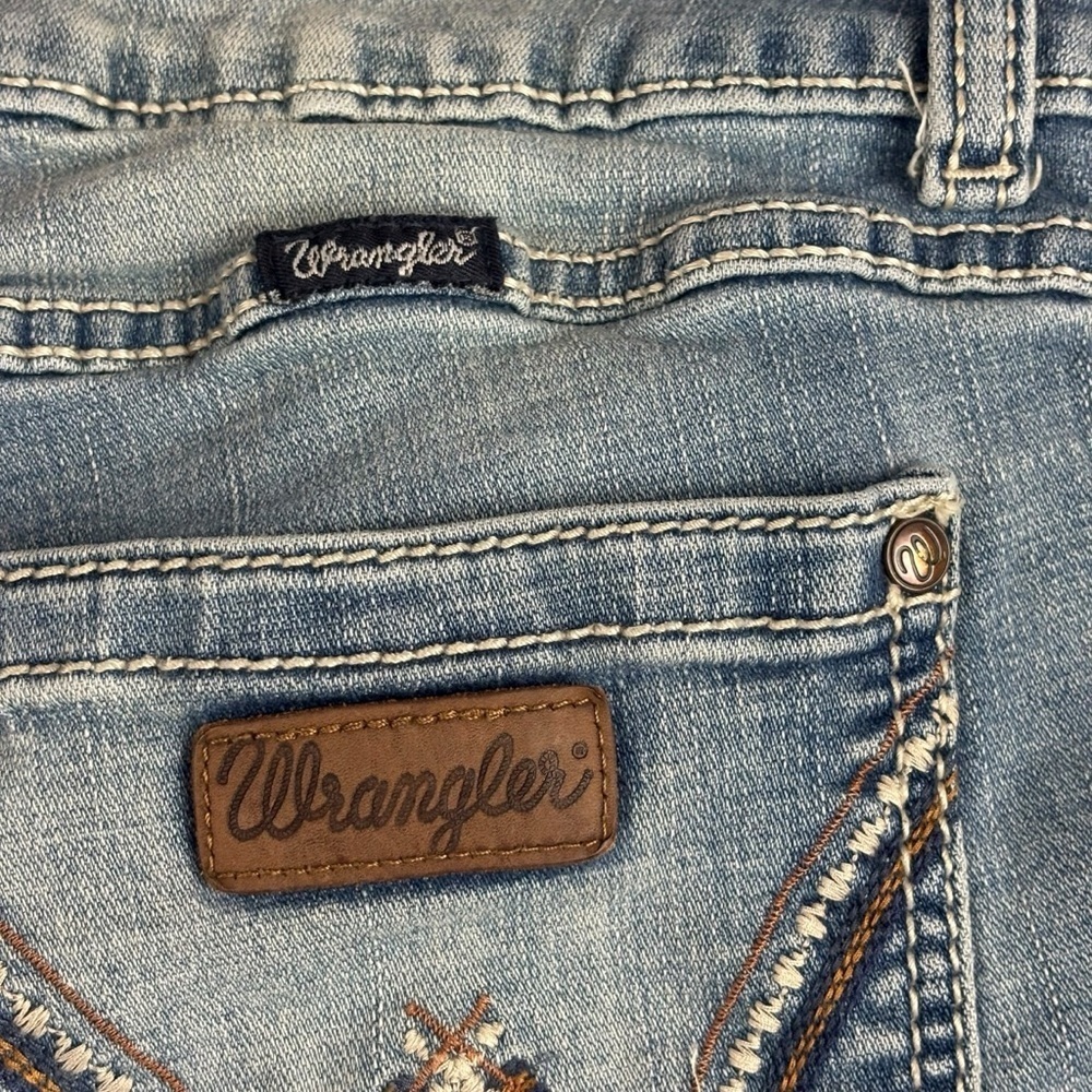 Wrangler Premium Patch Low-rise Bootcut Jeans – Sz 11x32 (Great Condition) - Picture 9 of 13
